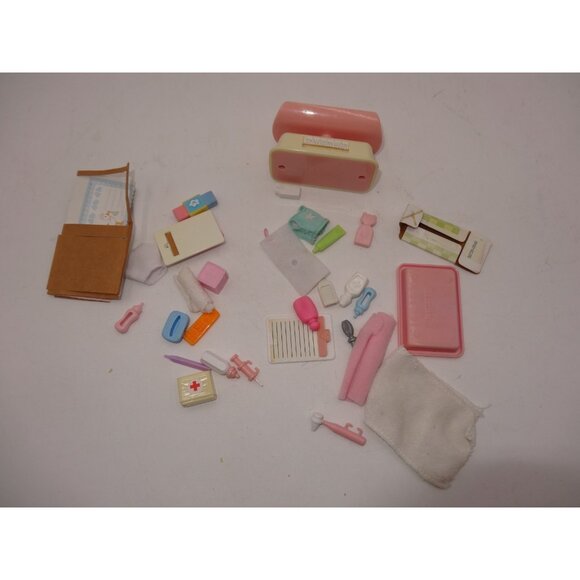 Simba Mini Tiny Baby Doll Lot Medical Nursery with Accessories and Dolls Vintage - Picture 14 of 16